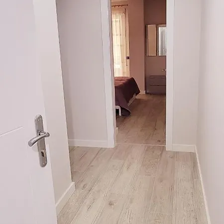 Green Studio Apartment *