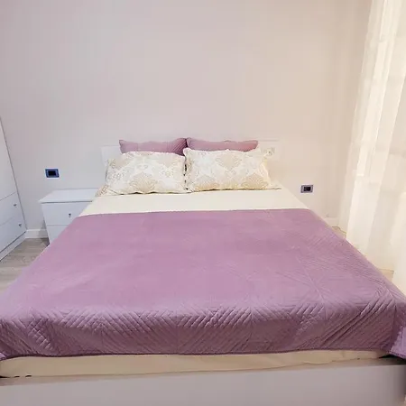 Green Studio Apartment