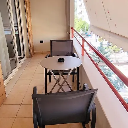 Green Studio Apartment *