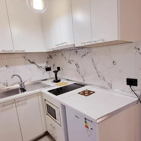 Green Studio Apartment Tirana