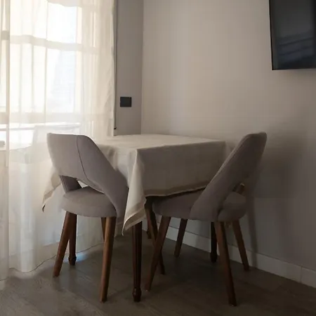 Green Studio Apartment Lägenhet Tirana